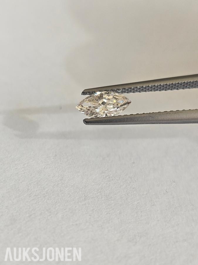 (GIA) 0.50CT HØYKVALITETS MARQUISESLIPT NATURLIG DIAMANT. J/VS2.