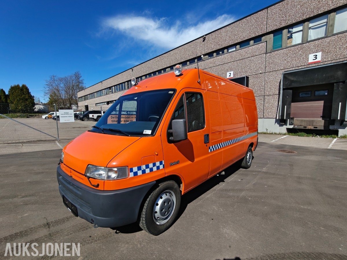1999 Peugeot varebil med kun 14.614 km