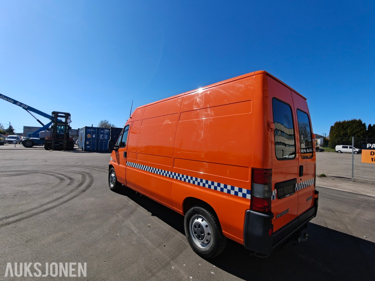 1999 Peugeot varebil med kun 14.614 km