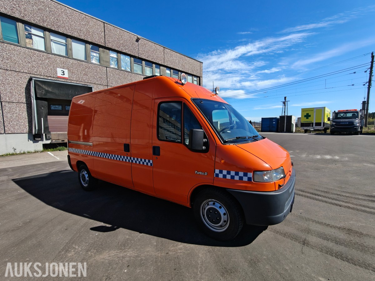 1999 Peugeot varebil med kun 14.614 km