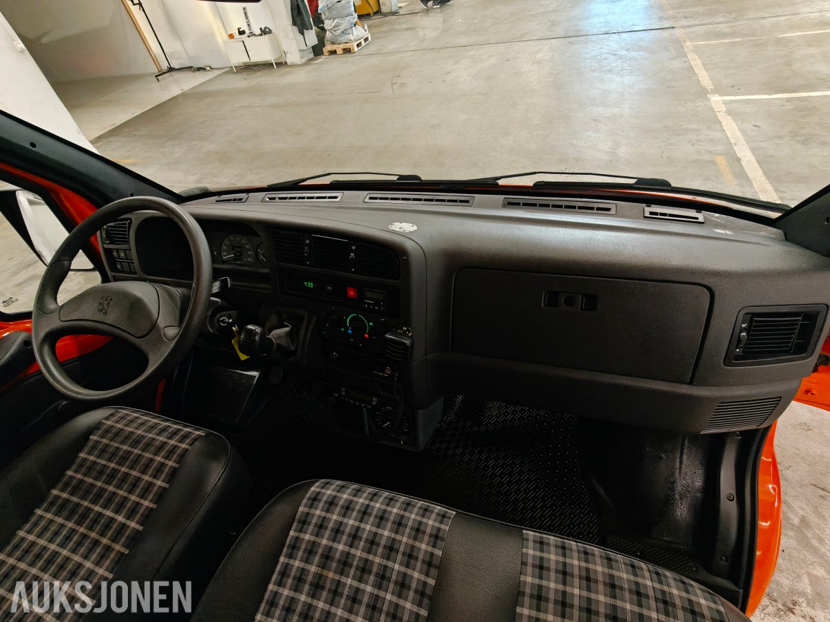1999 Peugeot varebil med kun 14.614 km