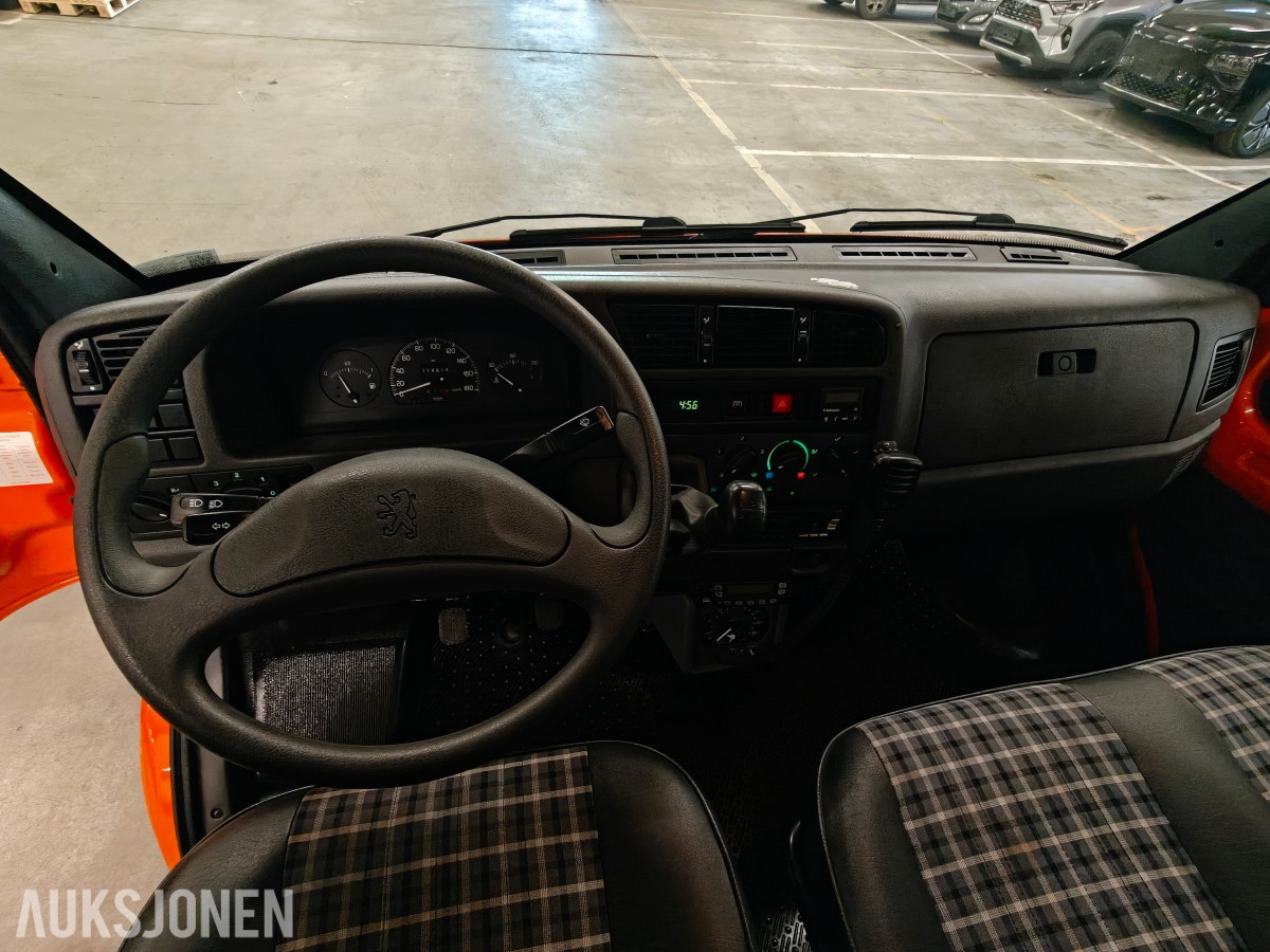 1999 Peugeot varebil med kun 14.614 km