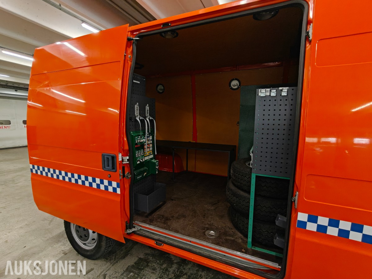 1999 Peugeot varebil med kun 14.614 km