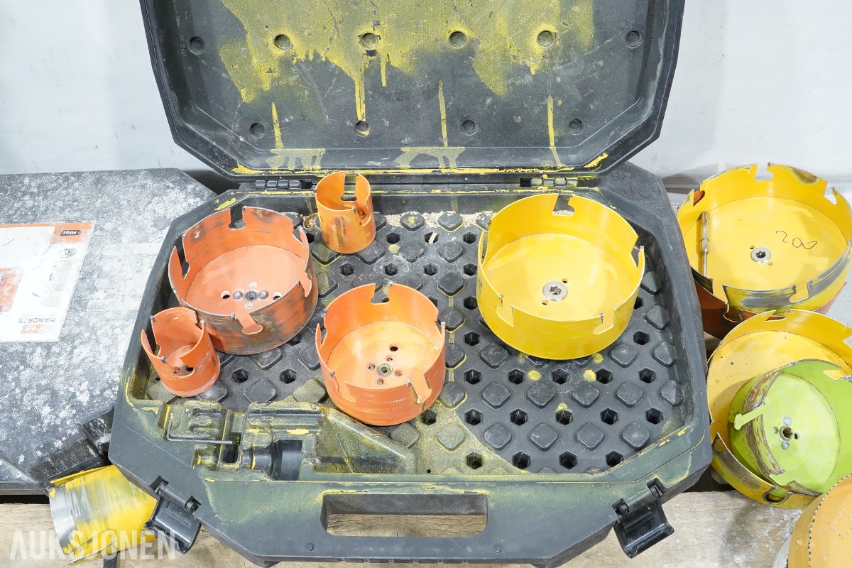 Stor verktøypakke / parti – Makita, Stanley, Milwaukee, hullsager, gassflasker m.m.