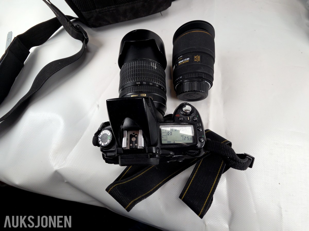 Nikon D90 speilreflekskamera med 18-105mm VR og Sigma 105mm Macro