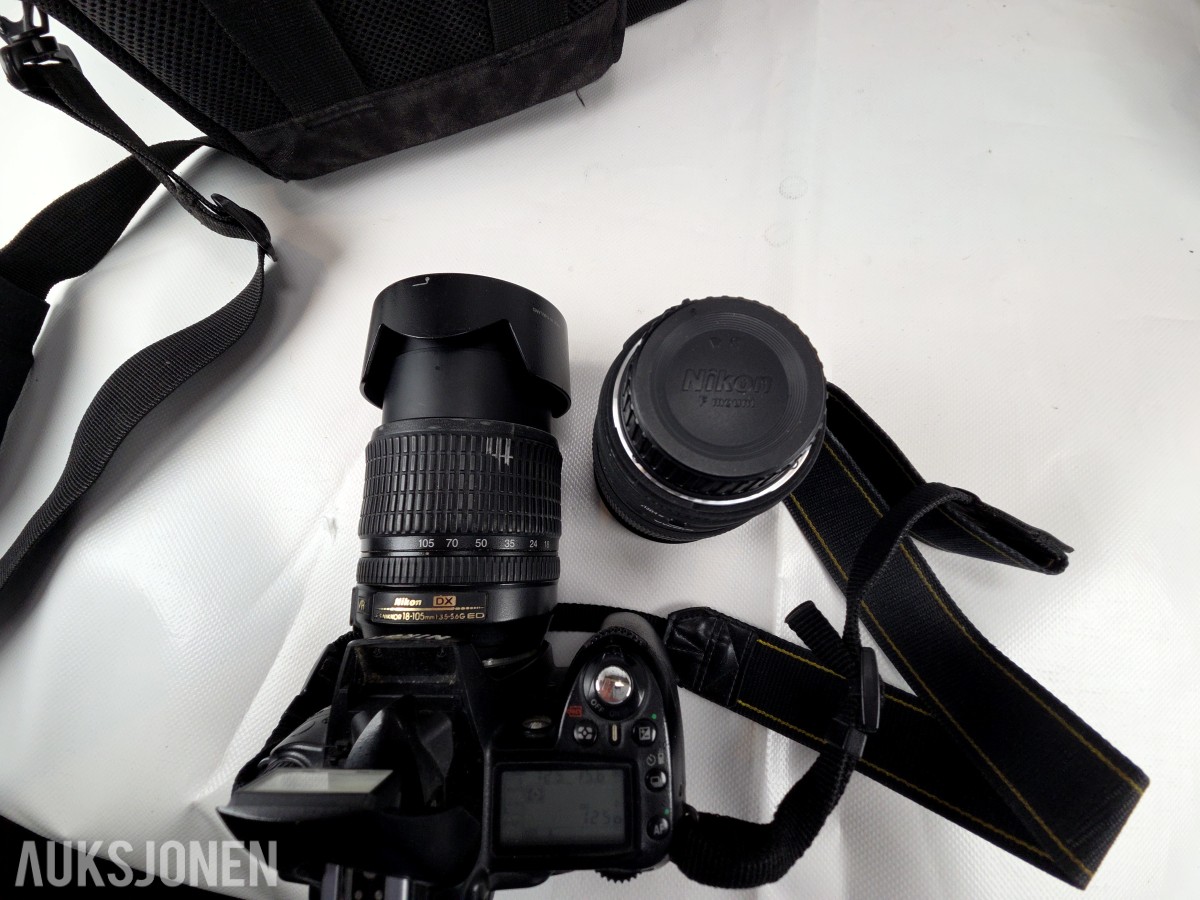 Nikon D90 speilreflekskamera med 18-105mm VR og Sigma 105mm Macro