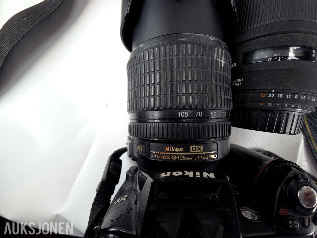 Nikon D90 speilreflekskamera med 18-105mm VR og Sigma 105mm Macro