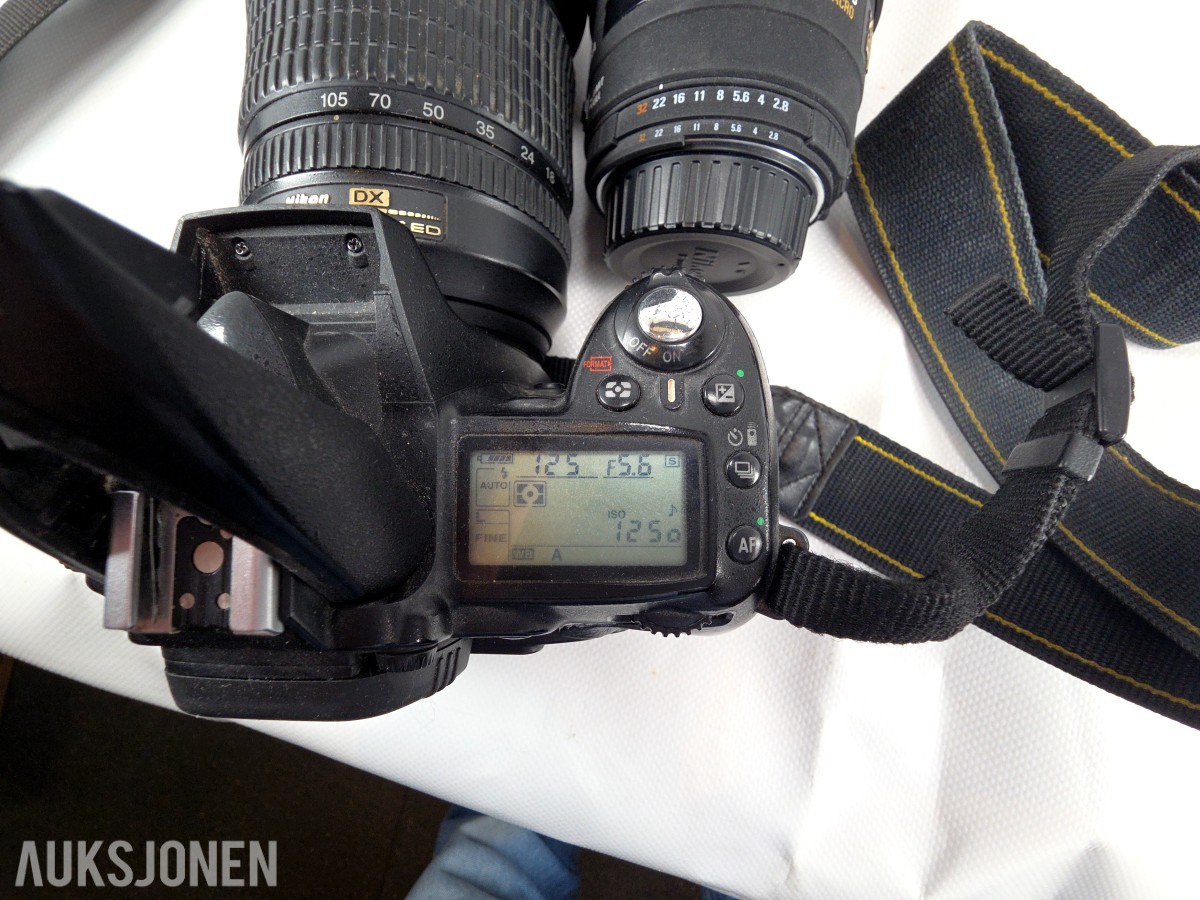 Nikon D90 speilreflekskamera med 18-105mm VR og Sigma 105mm Macro
