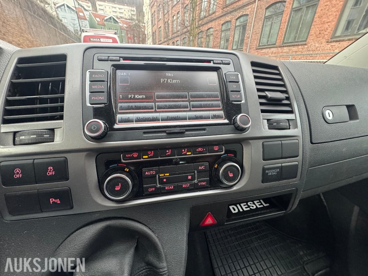 2015 Volkswagen Caravelle 2.0 114hk Diesel 8-seter Skyvedører Cruise control