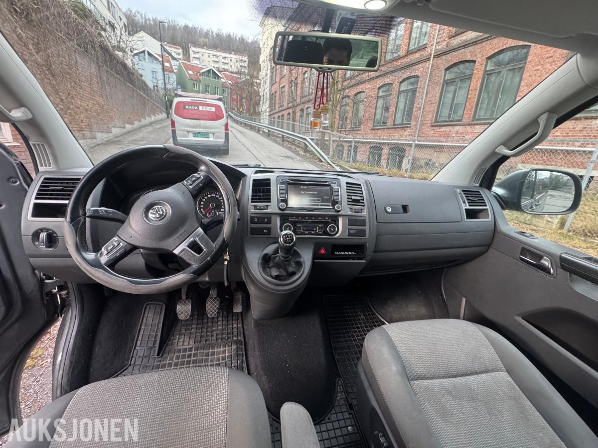 2015 Volkswagen Caravelle 2.0 114hk Diesel 8-seter Skyvedører Cruise control