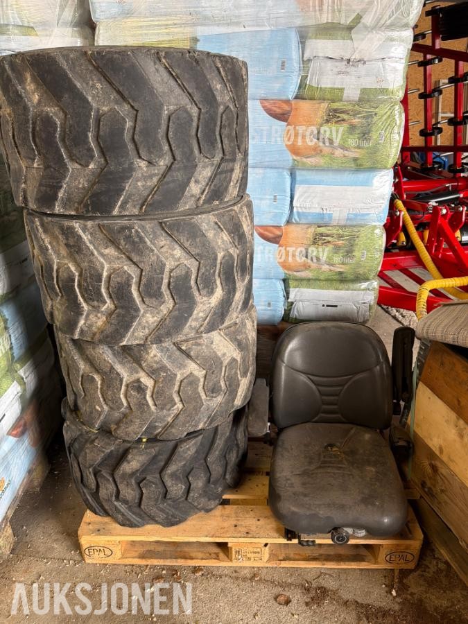 2013 Mitas 31x15,5-15 dekk og sete 