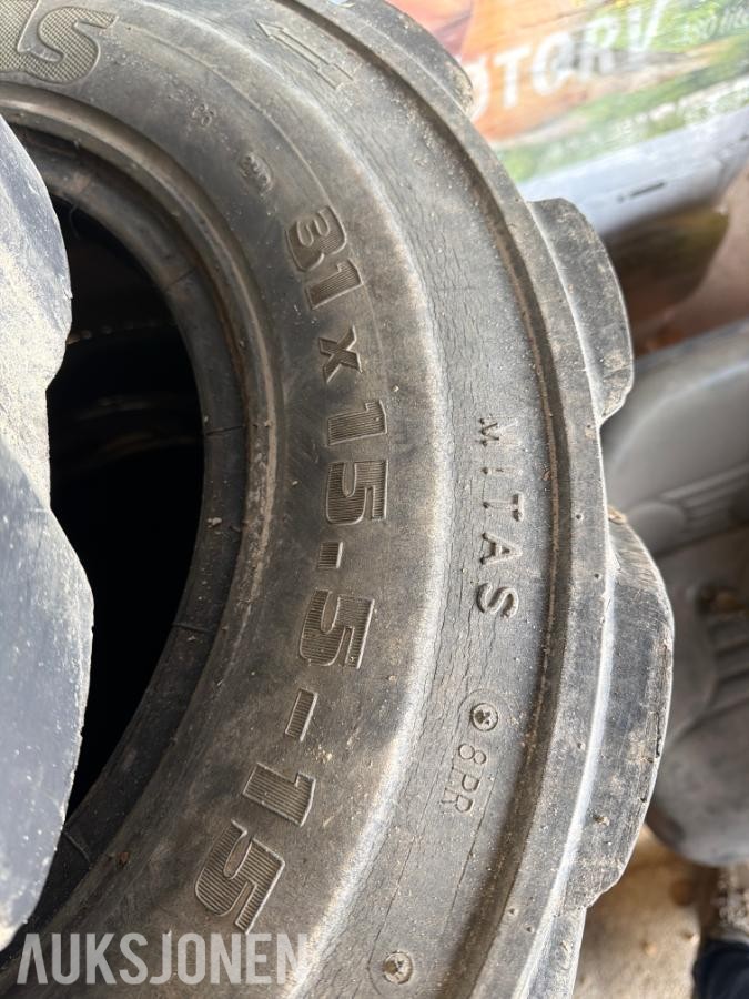 2013 Mitas 31x15,5-15 dekk og sete 