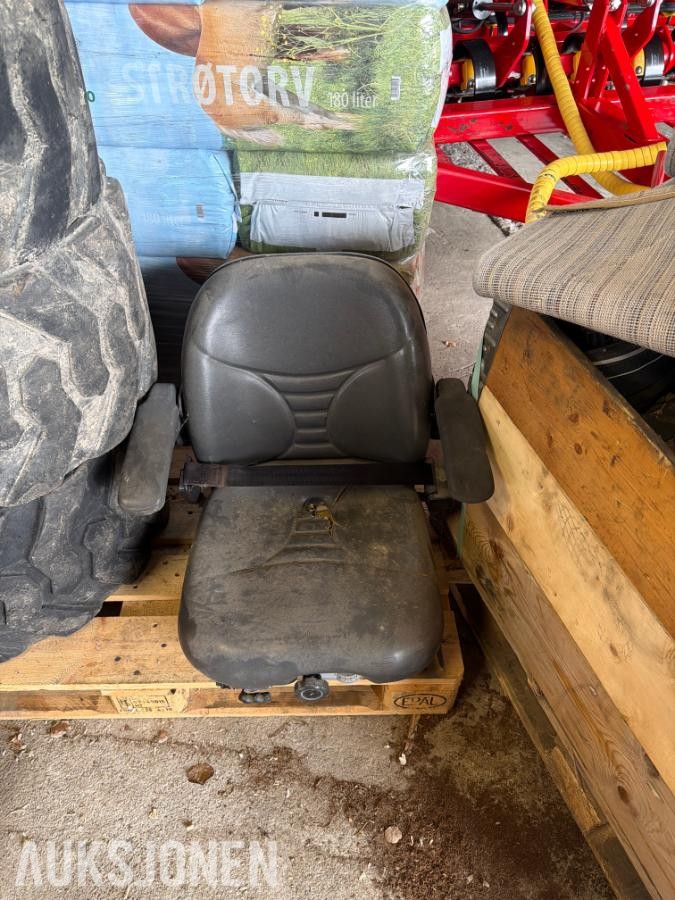 2013 Mitas 31x15,5-15 dekk og sete 