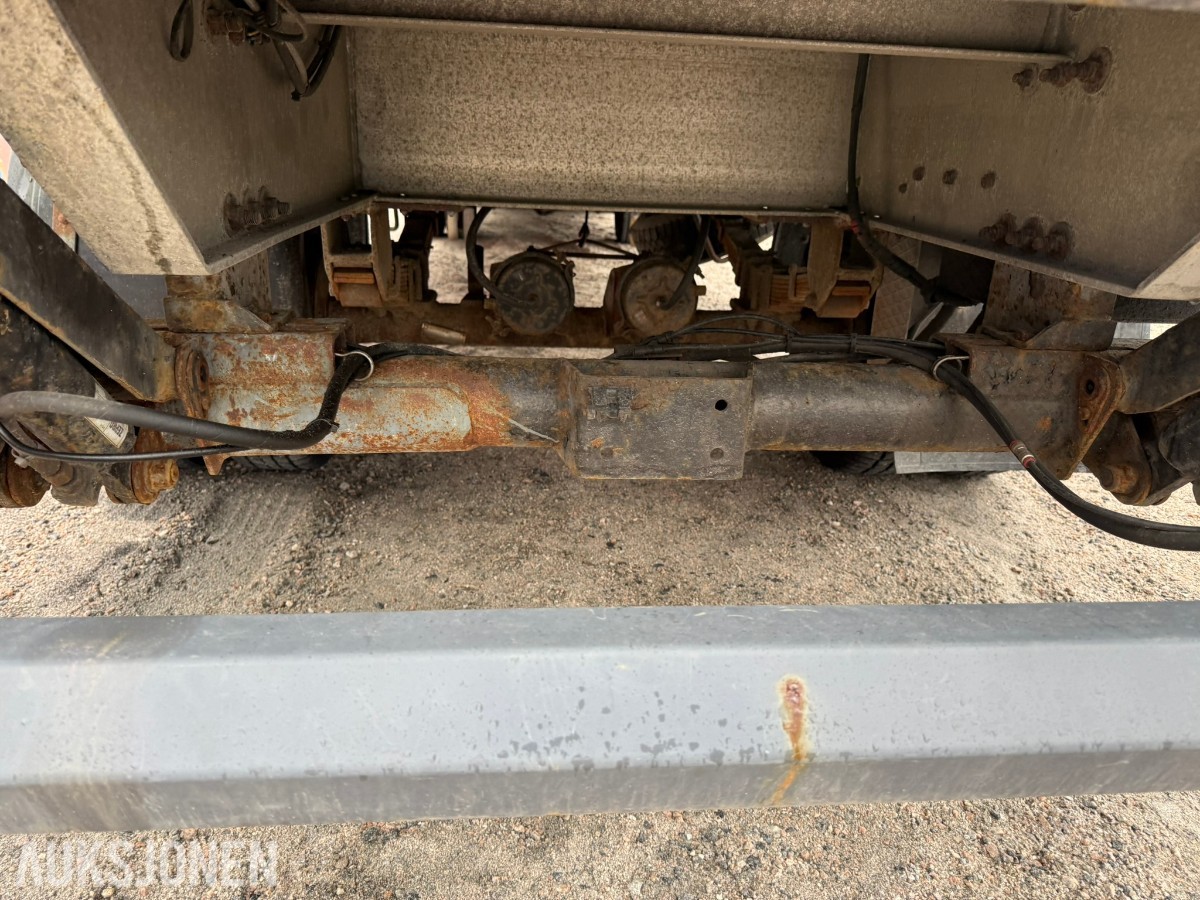 2003 Iveco Daily trekkvogn m / tralle 2.8-145 D, 286186km
