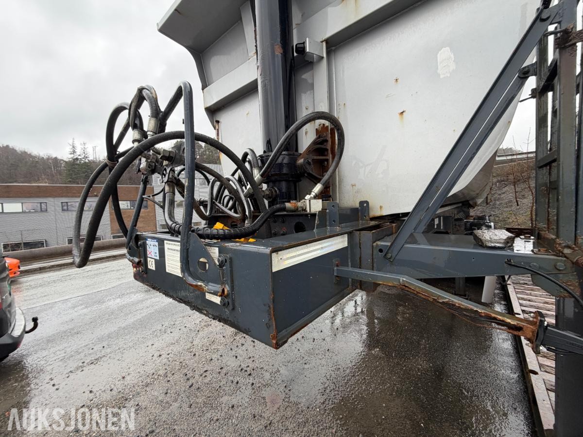 2014 Lagendorf SKS-HS 25/33 tippsemi
