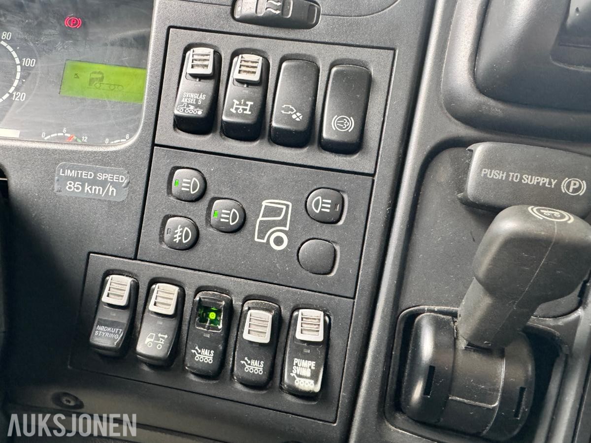 2005 Scania T 580 LA8X4 HHA 4-akslet trekkvogn.