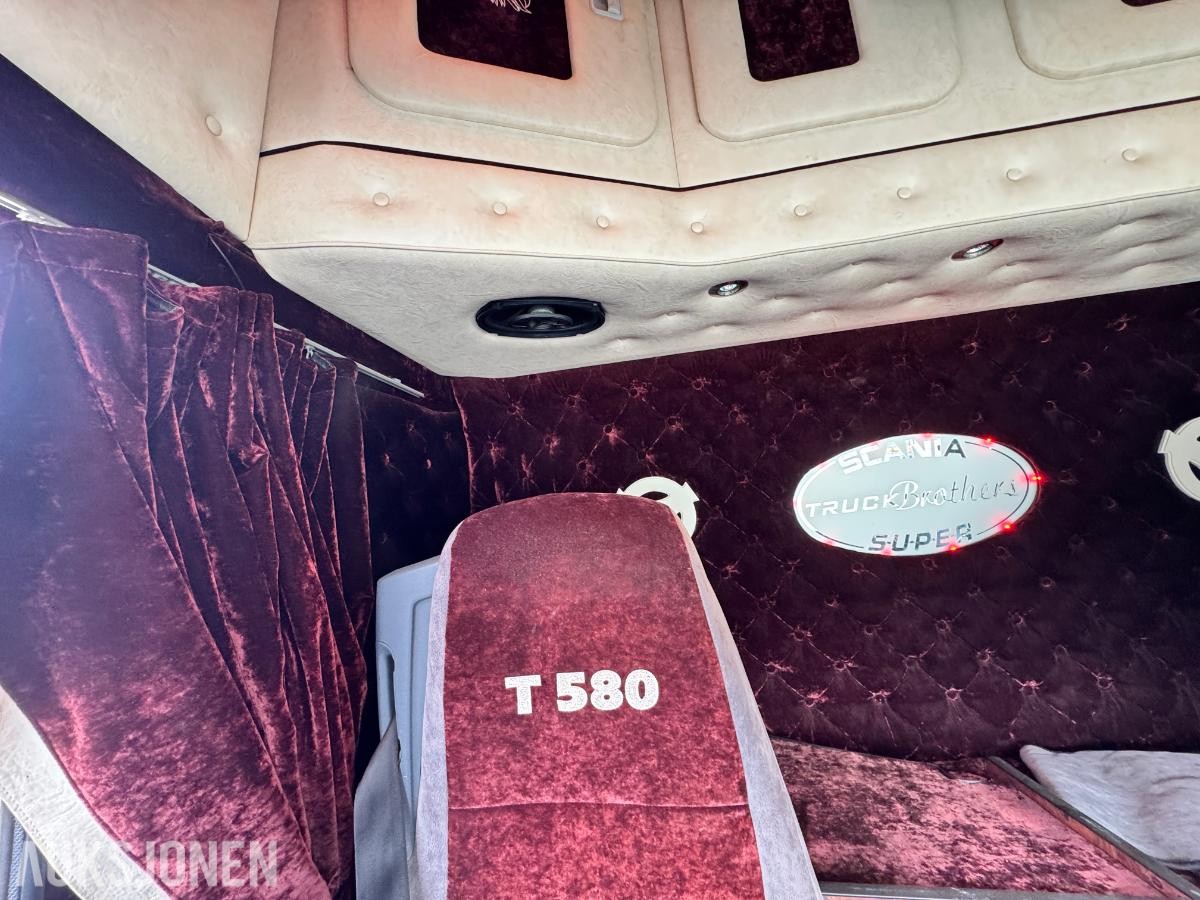 2005 Scania T 580 LA8X4 HHA 4-akslet trekkvogn.