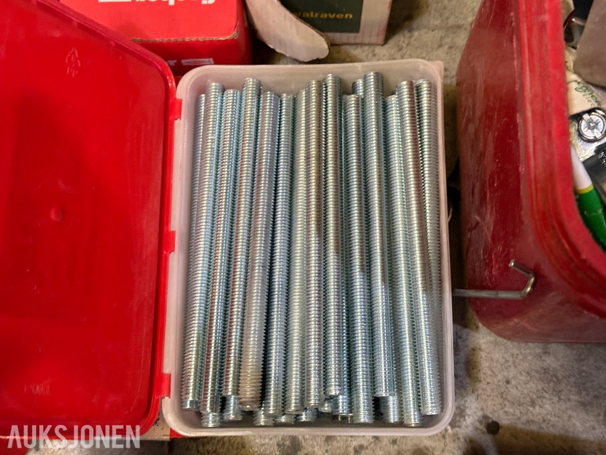 Stort parti festemateriell, skruer og bolter – Fischer, Würth, Hilti