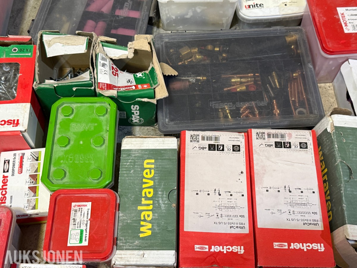 Stort parti festemateriell, skruer og bolter – Fischer, Würth, Hilti