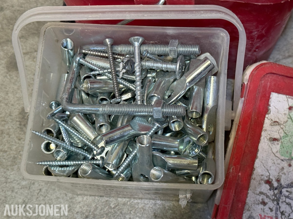 Stort parti festemateriell, skruer og bolter – Fischer, Würth, Hilti