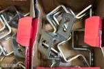 Stort parti festemateriell, skruer og bolter – Fischer, Würth, Hilti