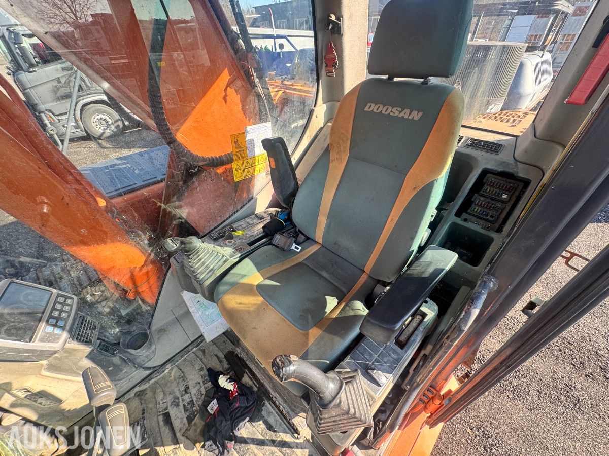 2010 Doosan Gravemaskin DX300LC - 8095 Timer