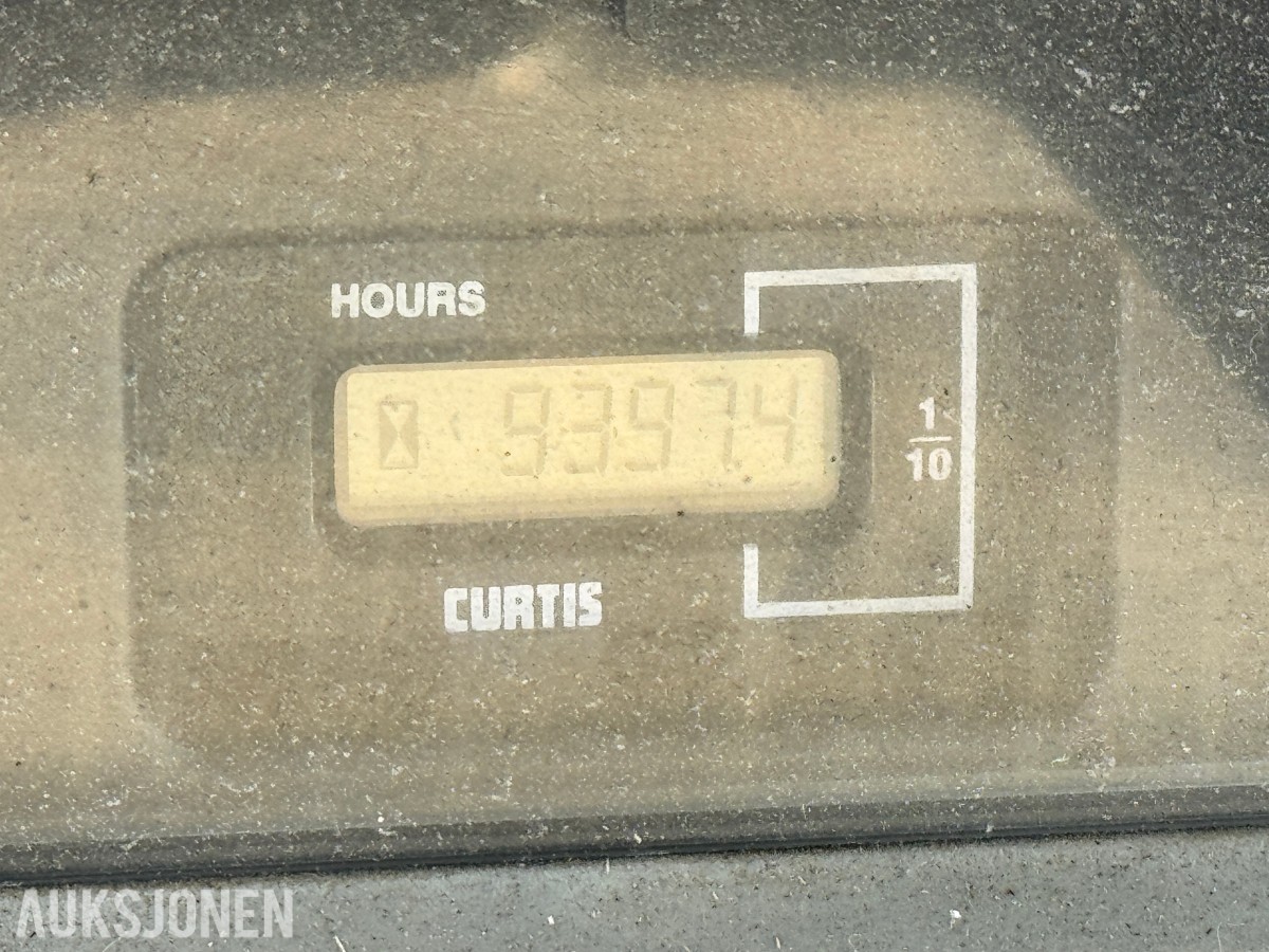 2001 Daewoo Hjullaster MG400-V - 9397 Timer