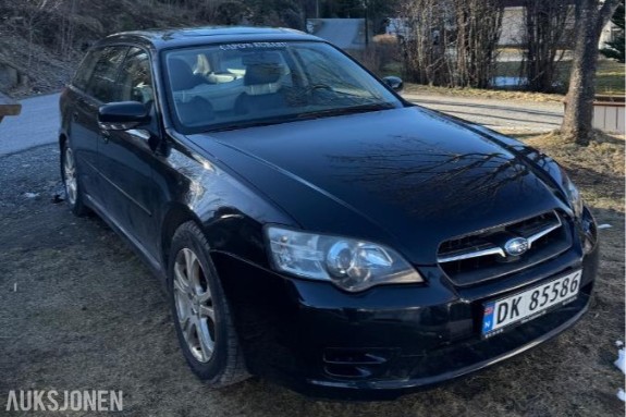 2005 Subaru Legacy 2.0 137hk  AWD rep objekt automat skinnseter soltak eu ok
