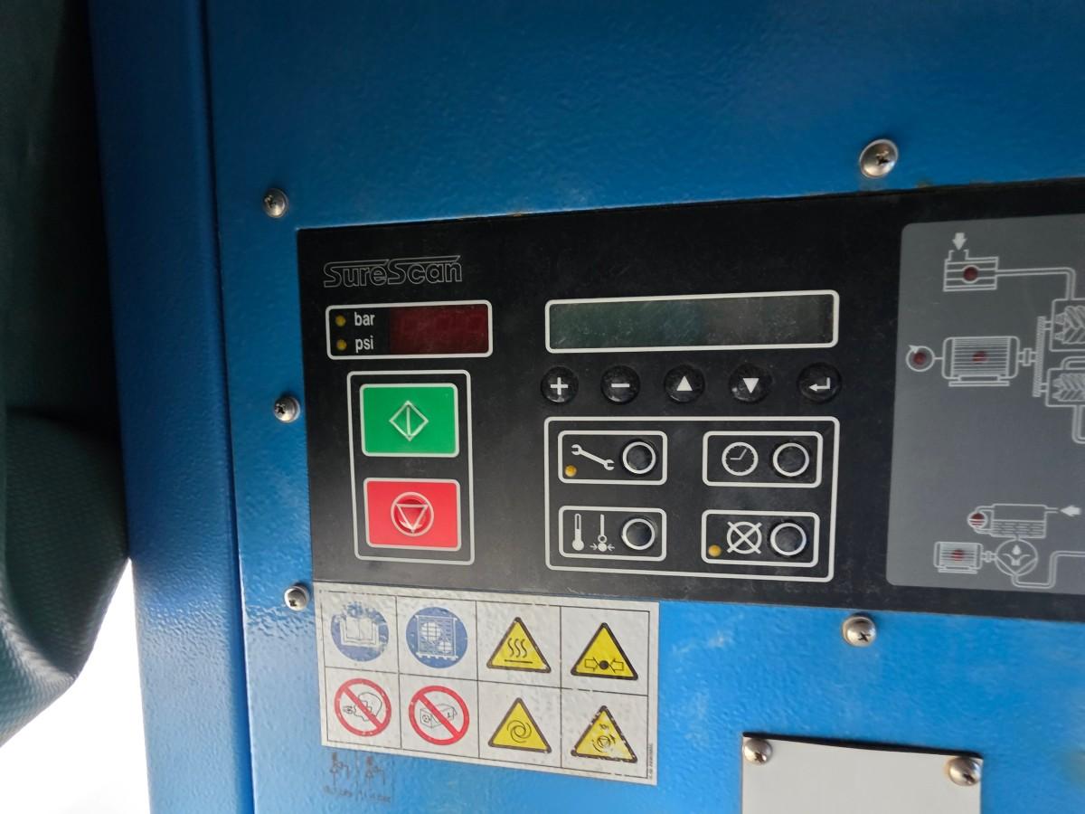2 stk ubrukte CompAir D155 Kompressorer som er seriekoblet