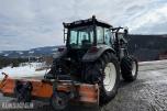 2005 Valtra T160 m/frontlaster og mye arbeidslys