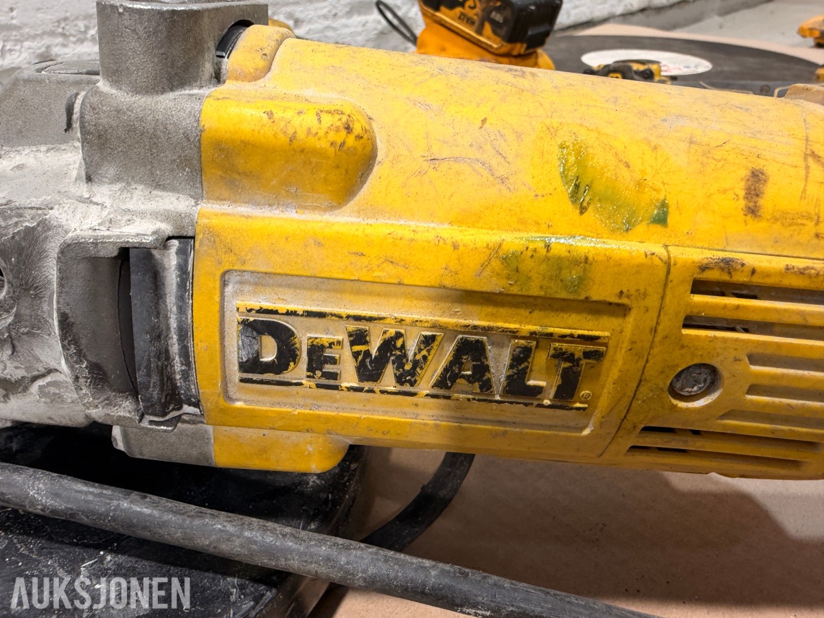 DeWalt verktøypakke 18V XR – borhammer, vinkelsliper, muttertrekker