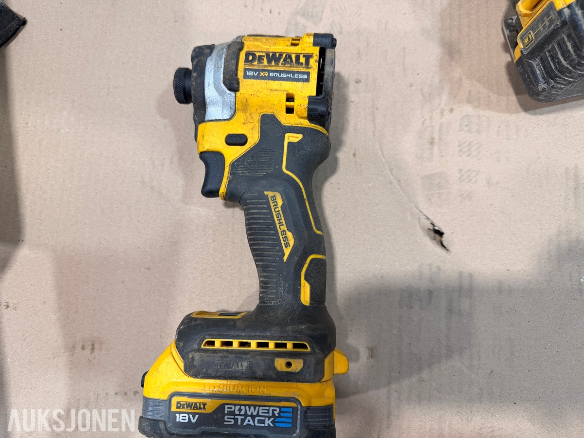 DeWalt verktøypakke 18V XR – borhammer, vinkelsliper, muttertrekker
