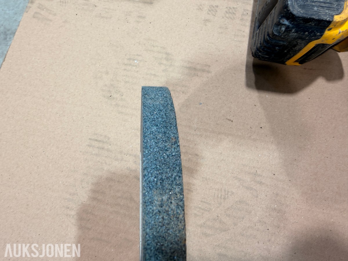 DeWalt verktøypakke 18V XR – borhammer, vinkelsliper, muttertrekker