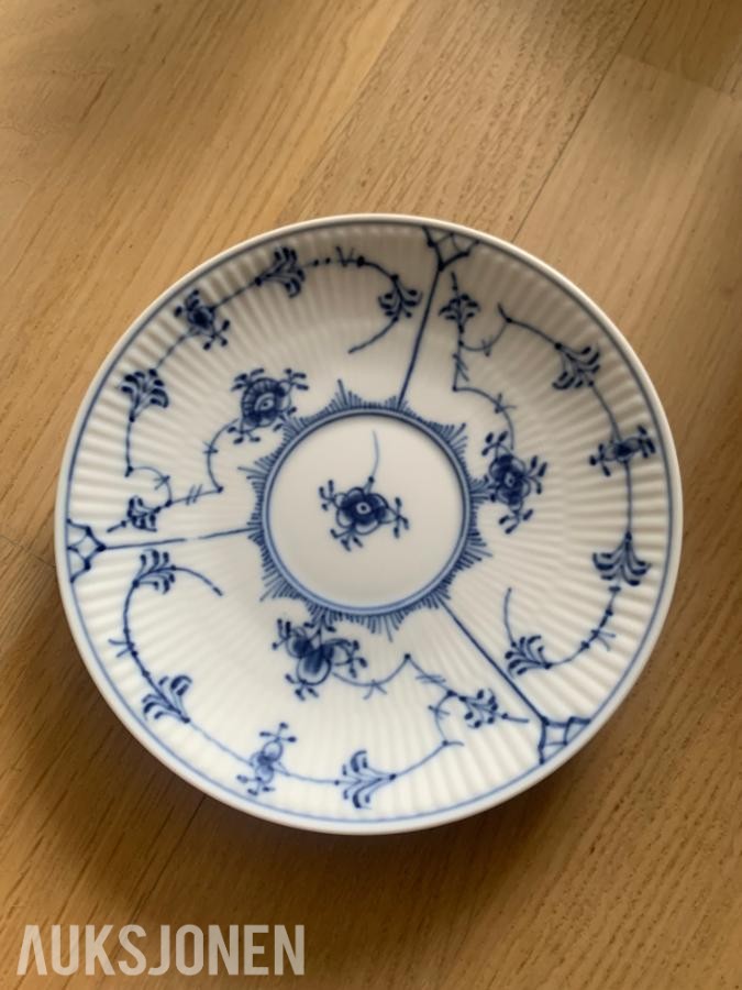 parti med Royal Copenhagen servise eldre modell