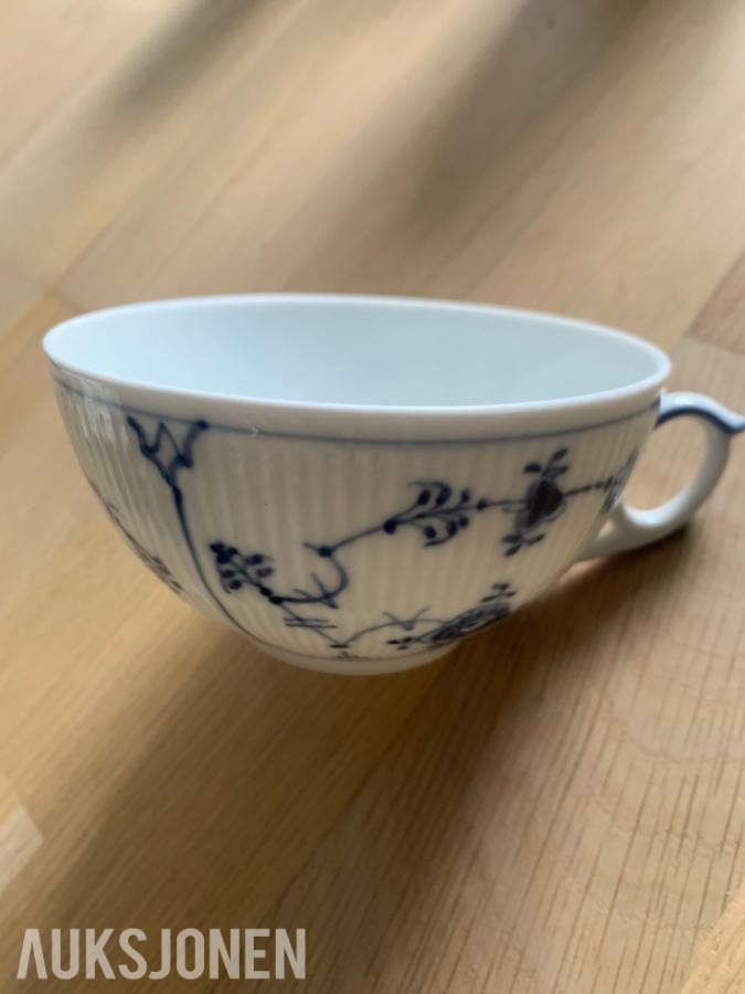 parti med Royal Copenhagen servise eldre modell