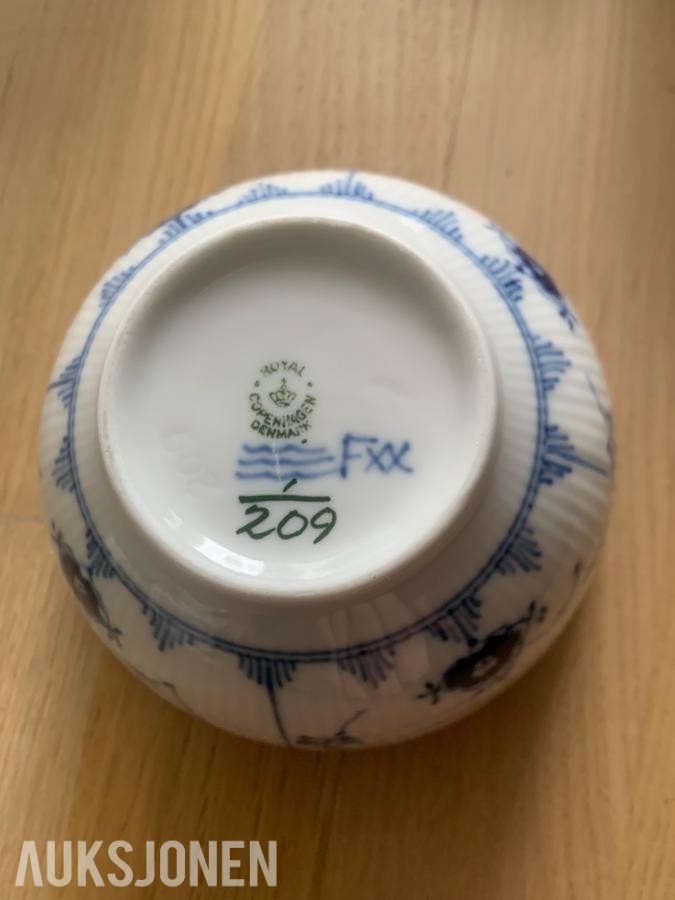 parti med Royal Copenhagen servise eldre modell
