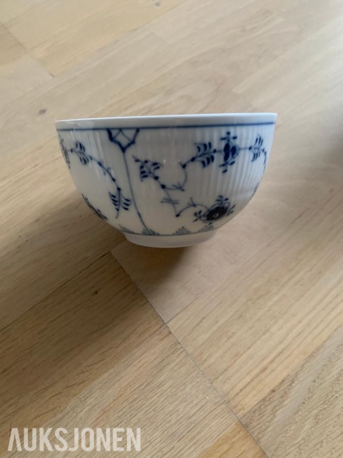 parti med Royal Copenhagen servise eldre modell