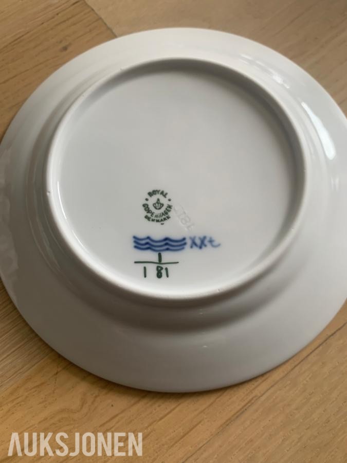 parti med Royal Copenhagen servise eldre modell