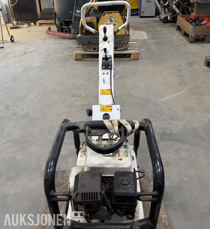 2006 Tremix MV200 vibroplate.