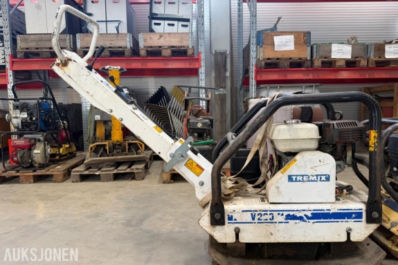 2006 Tremix MV200 vibroplate.