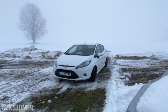 2011 Ford Fiesta 1.6 95hk s+v dekk eu ok 05.2027 