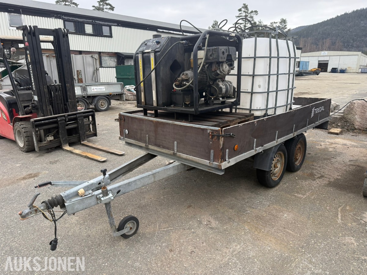 2015 Tredal T-15-BBL tilhenger med Nilfisk høytrykkspyler – Honda GX390 elstart