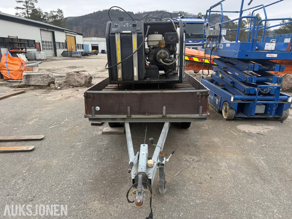 2015 Tredal T-15-BBL tilhenger med Nilfisk høytrykkspyler – Honda GX390 elstart