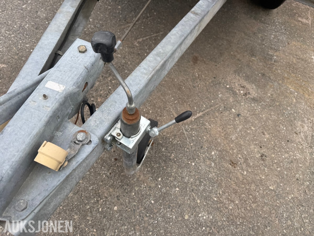 2015 Tredal T-15-BBL tilhenger med Nilfisk høytrykkspyler – Honda GX390 elstart