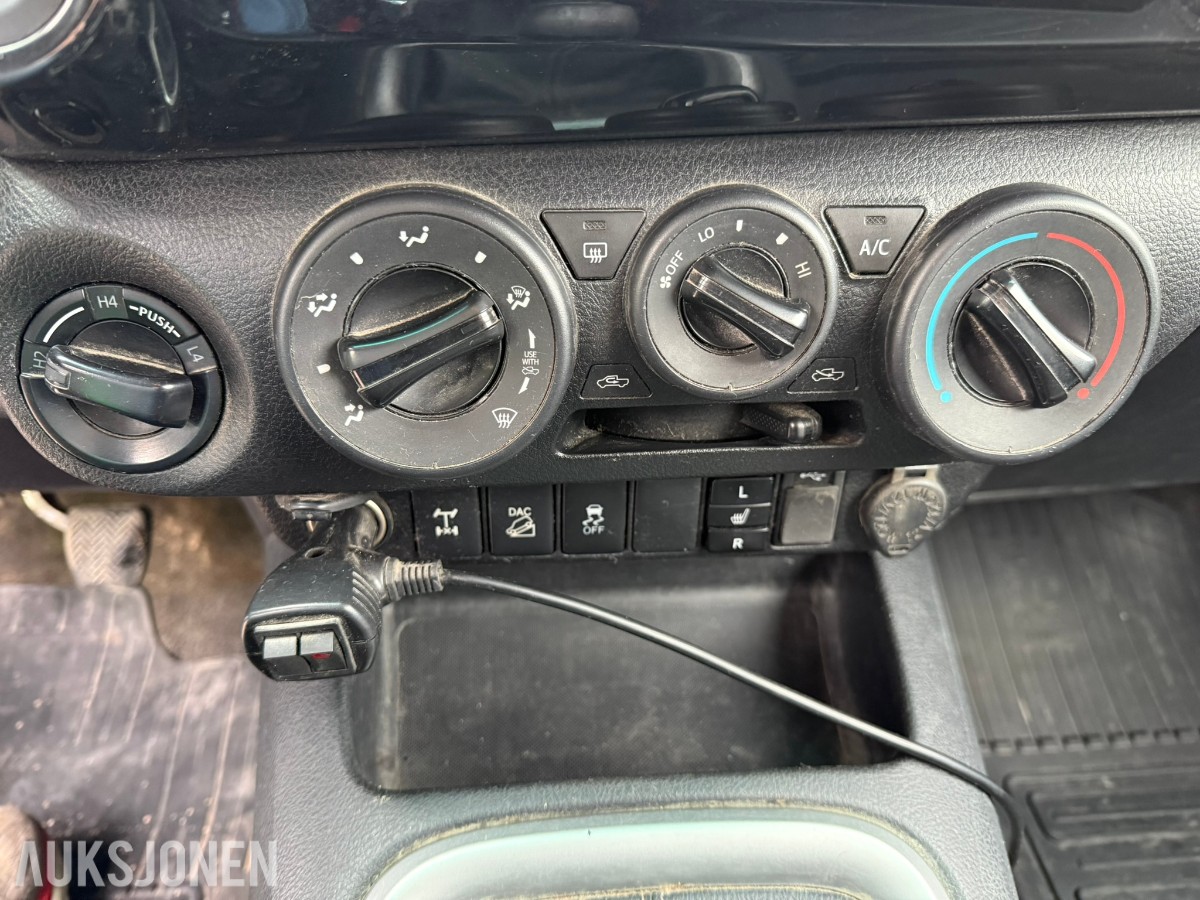 2017 Toyota HiLux 2,4 150hk 4WD Pickup - 198153 km 