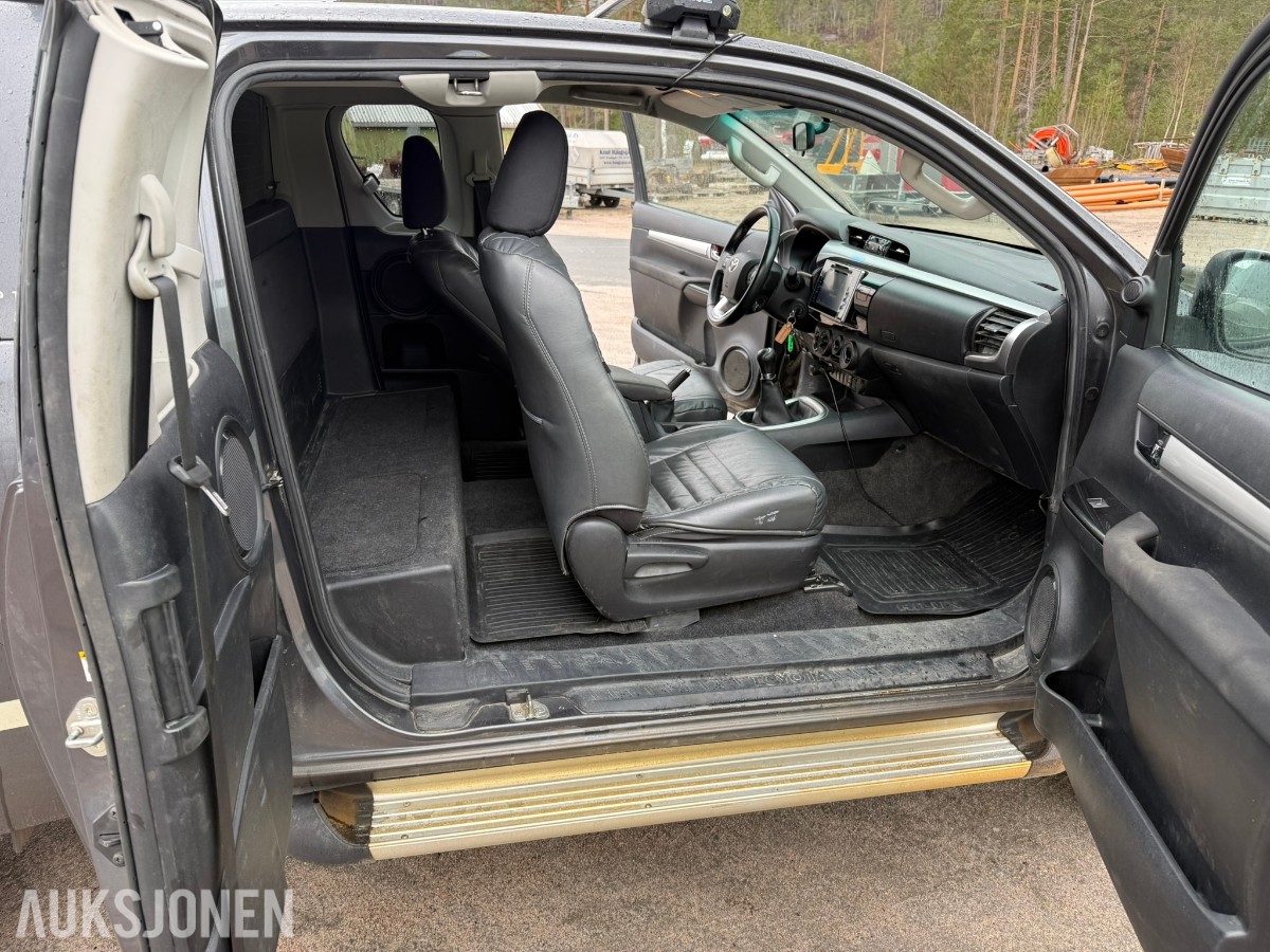 2017 Toyota HiLux 2,4 150hk 4WD Pickup - 198153 km 