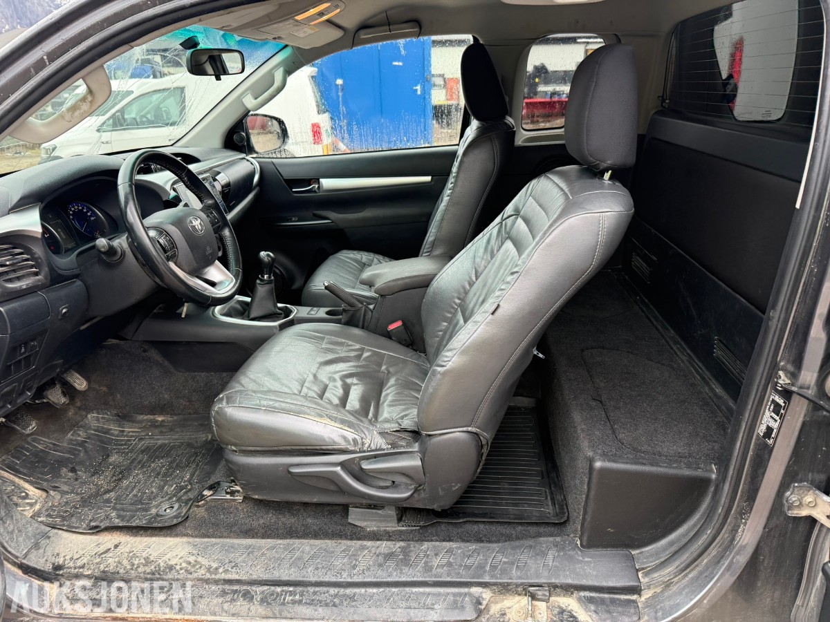 2017 Toyota HiLux 2,4 150hk 4WD Pickup - 198153 km 