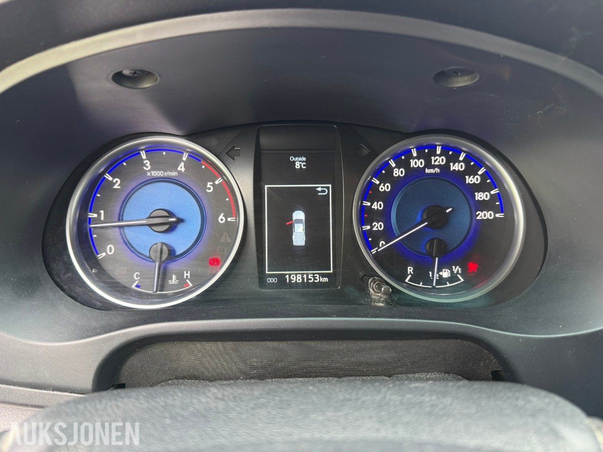 2017 Toyota HiLux 2,4 150hk 4WD Pickup - 198153 km 