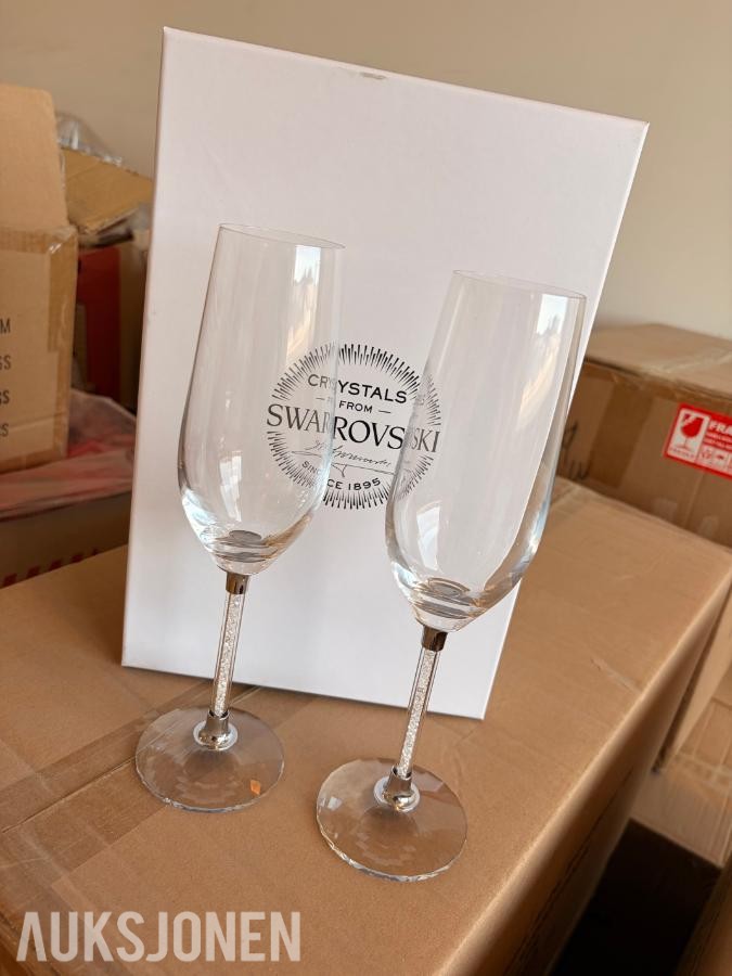 Swarovski Champagne glass - 72 timers auksjon