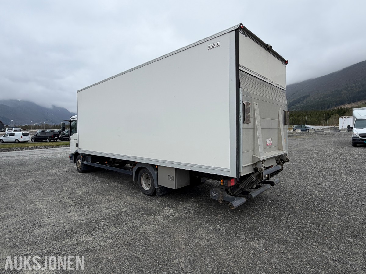 2012 MAN TGL8